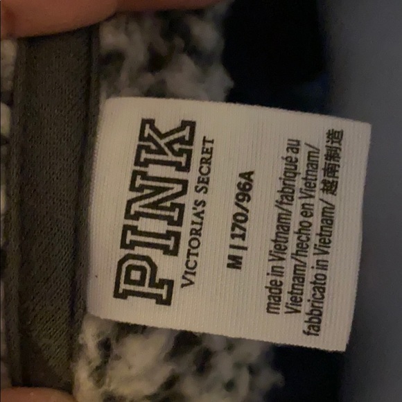 Victoria’s Secret ✖️ PINK Sherpa Teddy Bear Hoodie - Picture 9 of 9